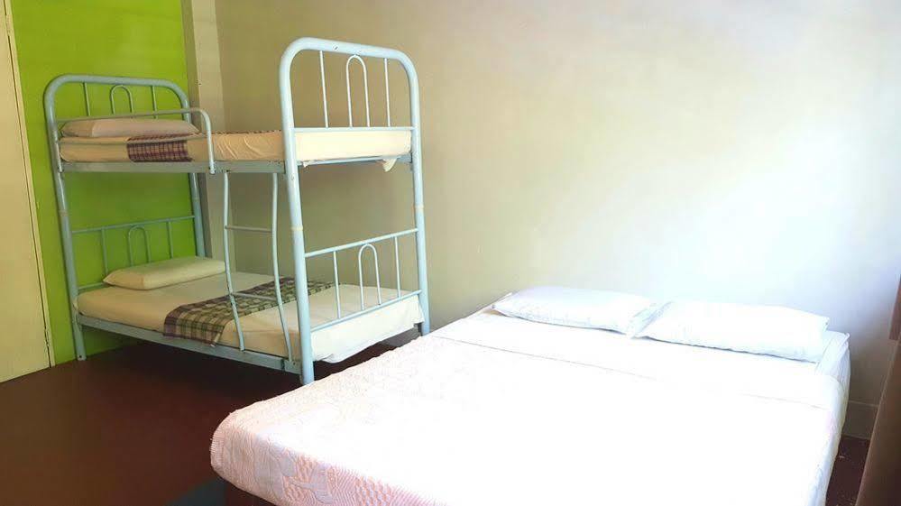 Jesselton Cabin Kota Kinabalu Exterior foto